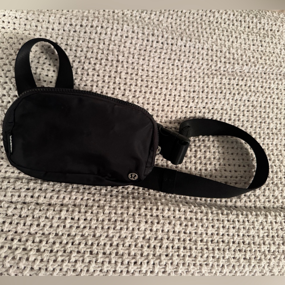 Lululemon belt bag